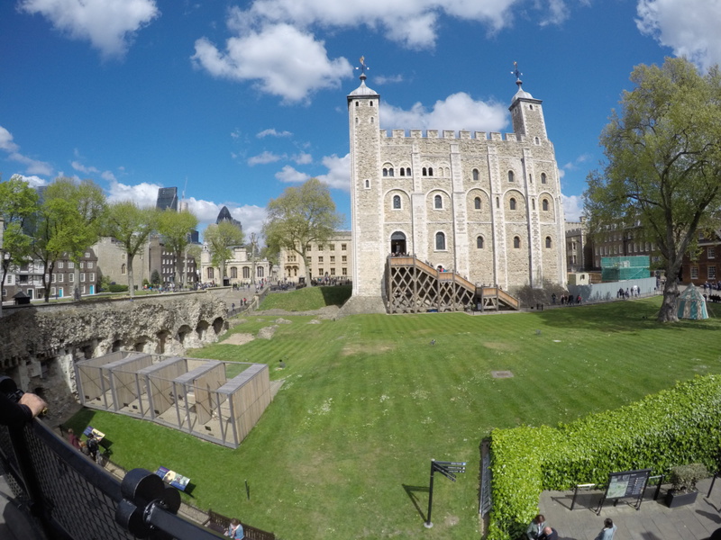4K, sky, tower of london, britain, city, history, tree, travel, the past, travel destinations, grass, outdoors, the royal armoury, ancient, tower, incidental people