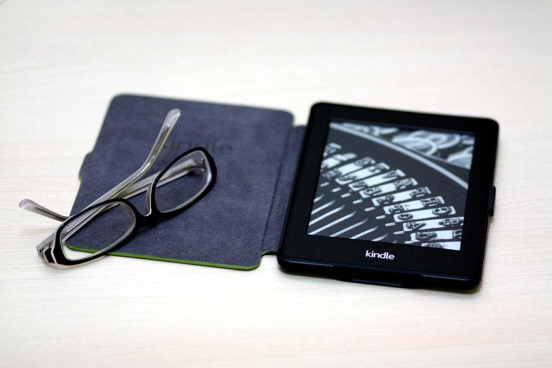 still life, portability, learning, connection, cut out, two objects, studio shot, near, touch, digital tablet, close-up, technology, smart phone, e-reader