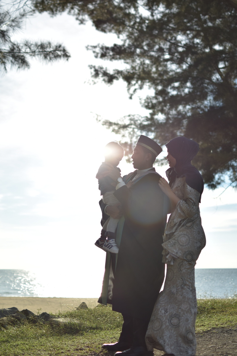 togetherness, love, sky, gown, graduate, leisure activity, plant, females, adult, standing, people, tree, women, bonding, real people, grad, lifestyles