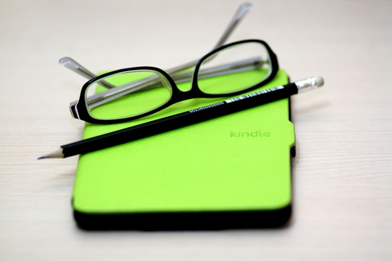 device, page, amazon, indoors, book, still life, office supply, digital, studio shot, e-reader, e-book, reading, 4K, glasses, paper, pen, technology, single object
