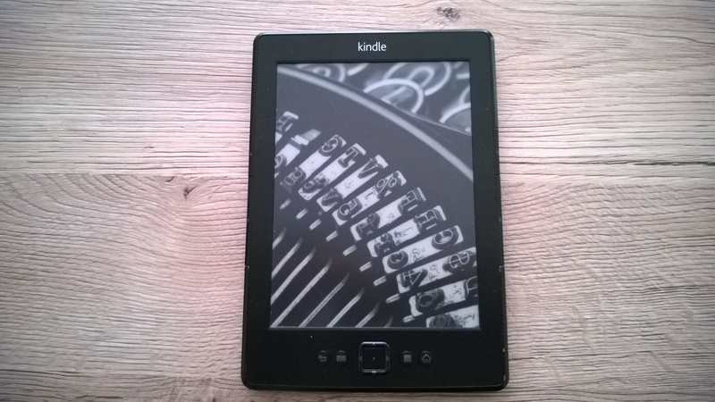 Amazon, number, Kindle, black, high angle view, wood - material, connection, smart phone, keypad, still life, amazon, wireless technology, Reader, calculating