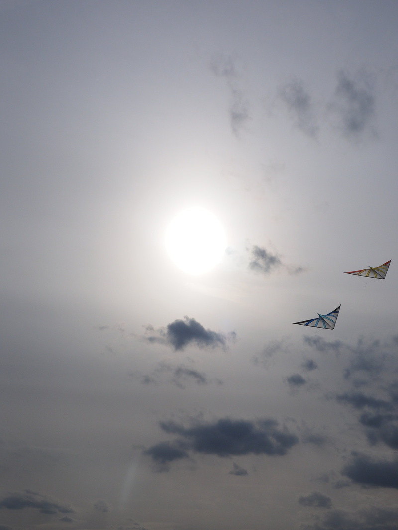 travel, flying, day, 4K, sky, kite flying, sunset, no people, clouds, beauty in nature, dragons, outdoors, cloud - sky, on the move, mid-air, allow kite flying