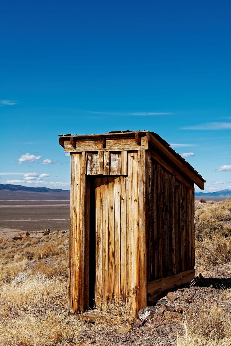 non-urban scene, desert, architecture, built structure, broken, allows, outdoors, wc, vehicle, no people, cabin, scrap, old, landscape, ghost town, home