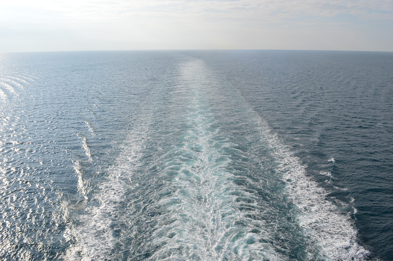 sky, beauty in nature, landscape, wave pattern, tourism, boat, porto, body, nature, outdoors, sunlight, mediterranean, idyllic, horizon, cruise ship, no people