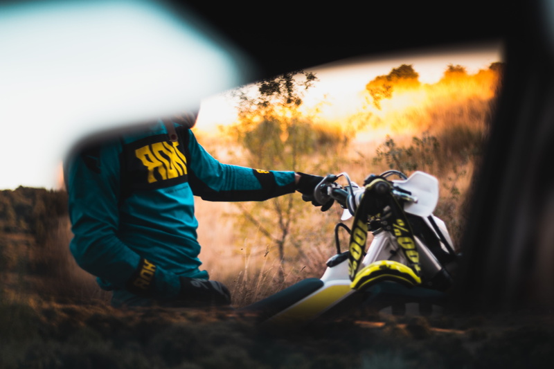 sport, 5K, bicycle, crop field, helmet, lifestyles, car, fall, transportation, leisure activity, riding, real people, crash helmet, sunset, grass, motorcycling