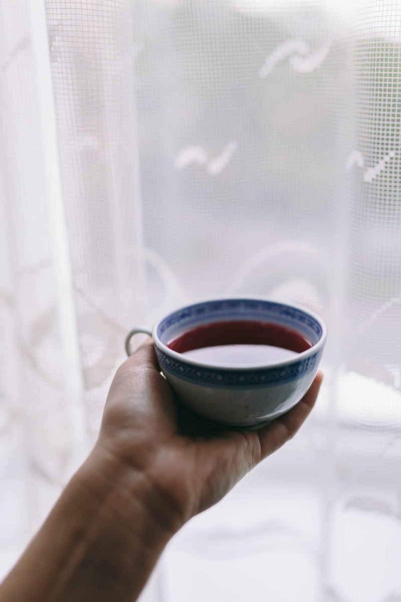 hand, one Person, sweet, tea, window, mug, lifestyles, drinking, finger, hot drink, indoors, drink, cup of tea, cookie, heat - Temperature, coffee cup