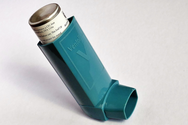 medication, inhaler, single object, education, allergic, respiratory, drugs, breathe, copy space, illness, transparent, ventoline, salbutamol, puff, bottle