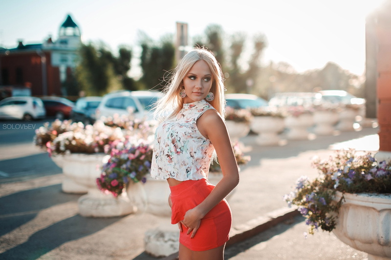 bokeh, skirt, area, hairstyle, Arina Bezlapova, the sun, figure, SOLOVЬEV, 2K, is, summer, girl, blonde, machine, slim, posing, blouse, makeup, flowers