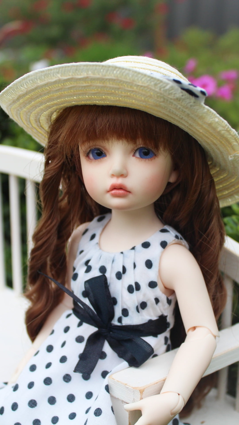 hairstyle, bangs, hat, looking at camera, close-up, child, girls, focus on foreground, polka dot, offspring, doll, female, flowers, 1080P, sun hat, Other