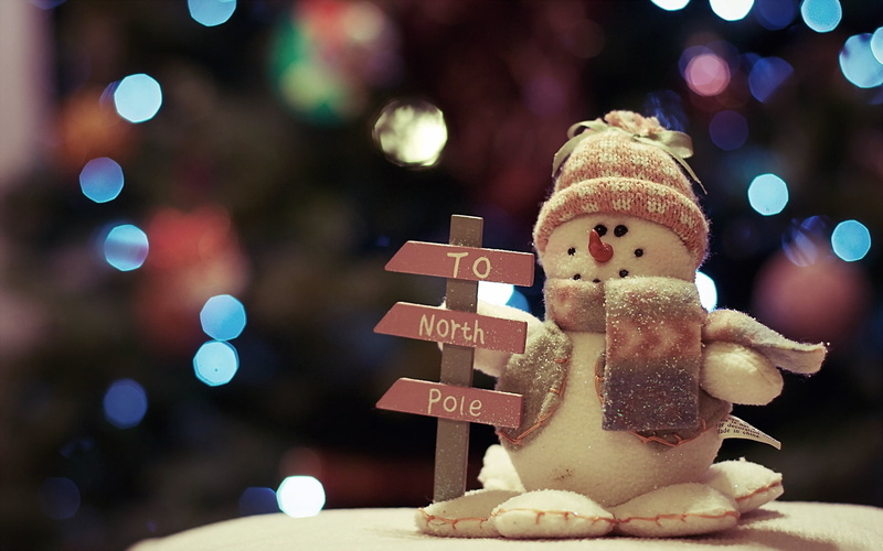 male likeness, lighting Equipment, light - Natural Phenomenon, focus on foreground, illuminated, happiness, cookie, new, ornate, humor, creativity, christmas