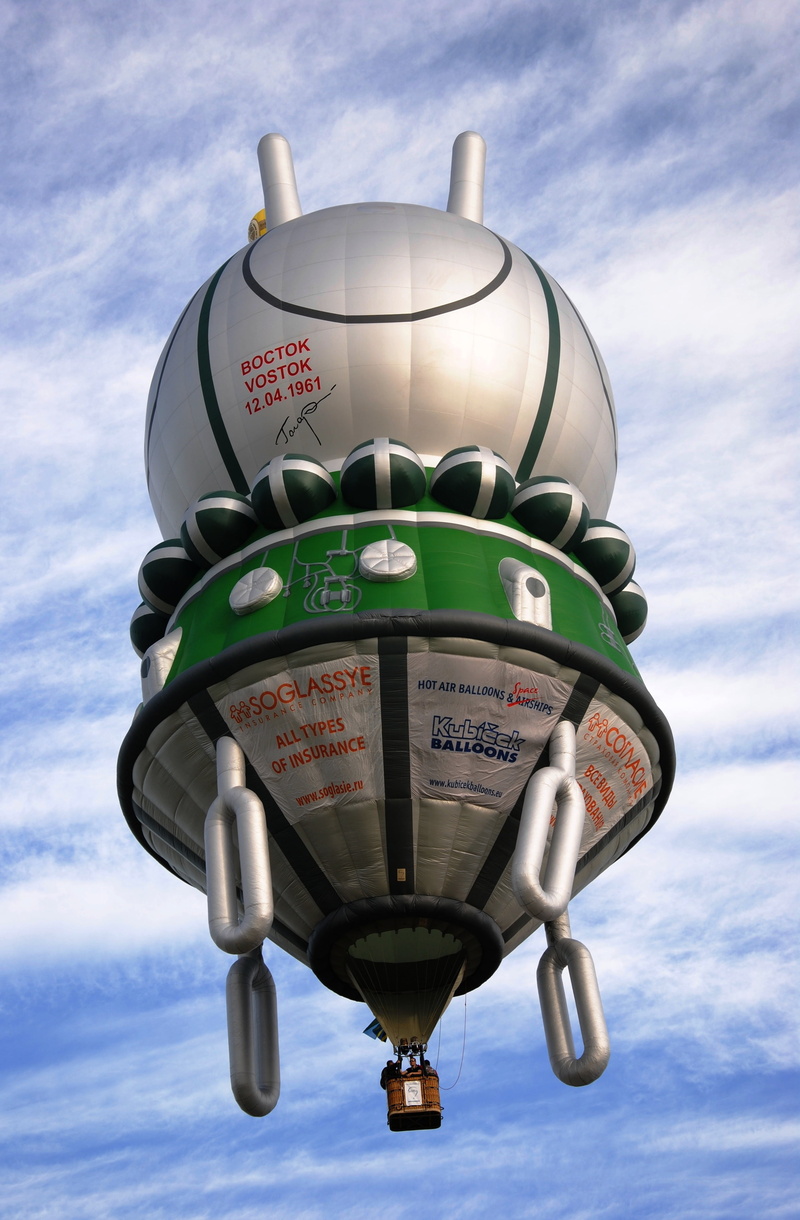 take off, mid-air, sleeve, sky, air sports, balloon launch, close-up, flight, ballooning, colorful, warsteiner, balloon, cloud - sky, architecture, transportation