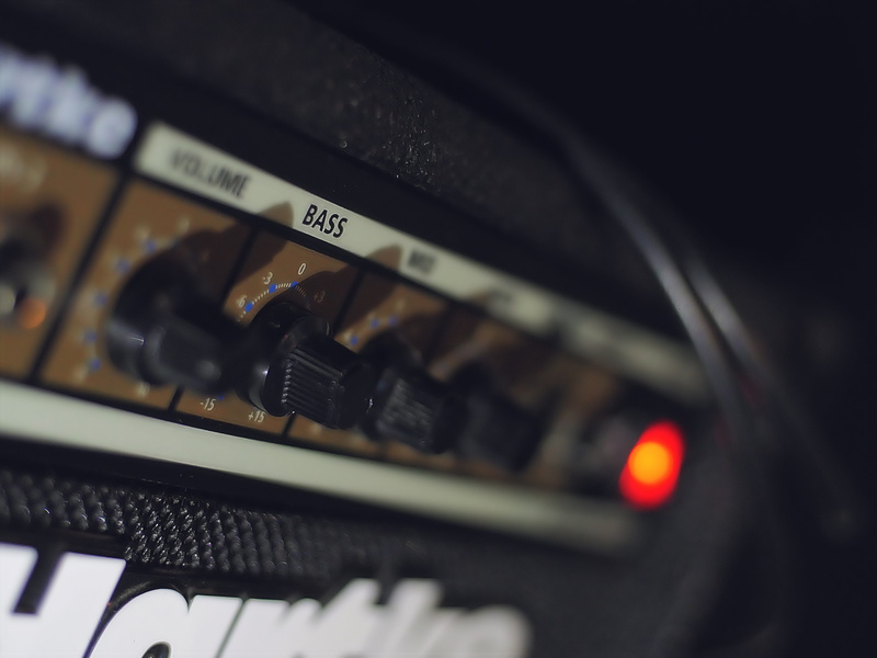 cable, stereo, amplifier, effects, indoors, still life, selective focus, internet, computer network, sub, text, no people, wireless technology, audio, electric