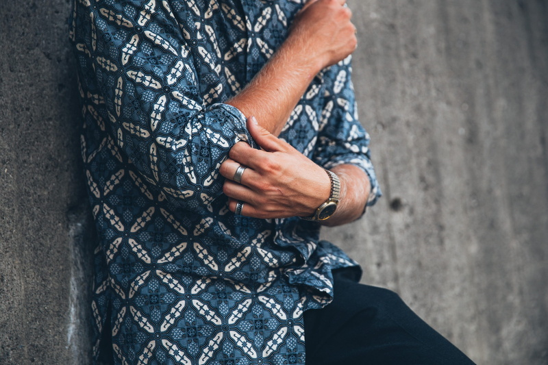 One Person, women, jeans, Adult, Portrait, caucasian, lifestyle, wrist watch, human body part, casual clothing, communication, Hand, style, wearing, male