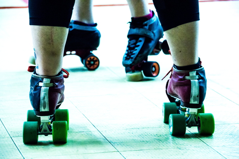 close-up, lifestyles, low section, focus on foreground, flooring, group of people, adult, roller skate, rollerderby, human foot, people, human limb, real people