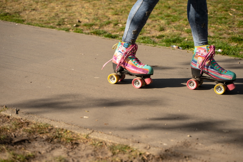 leisure, skateboard, movement, 5K, leisure activity, balance, fun, one person, human leg, inline, human body part, hobby, sport, low section, roller skating