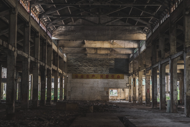 empty, sony a7r, domestic room, in a row, architectural column, ceiling, guangzhou shi, ruined, abandoned, old, the ruins, absence, indoors, industry, 5K