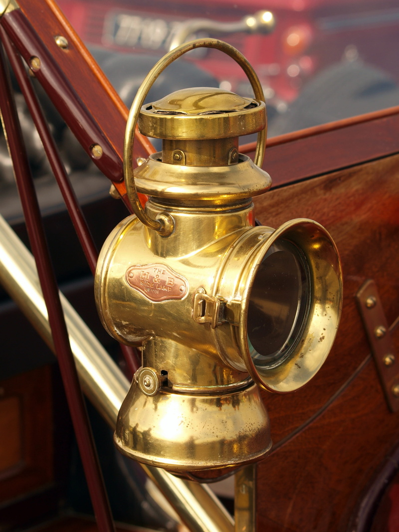 alloy, automobile, focus on foreground, single object, vehicles, musical instrument, 2K, retro styled, transport, style, history, ornament, no people