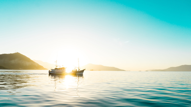 sun, silhouette, tranquil scene, sunset, age, tranquility, travel, land, sunlight, sailboat, outdoors, sailing, yacht, blue, 5K, no people, transportation