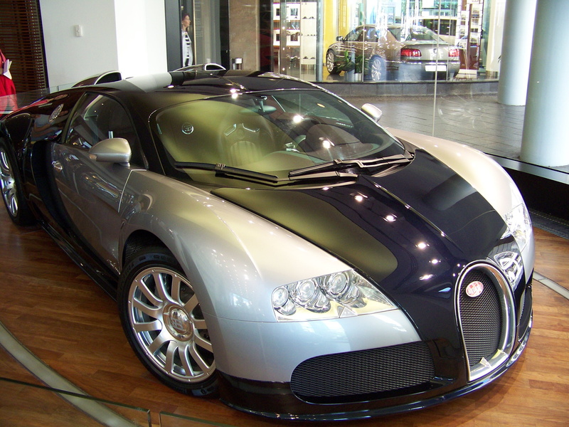 building, headlight, silver colored, car, land Vehicle, stationary, veyron, vintage car, bugatti, glass - material, inside, indoors, fast car, retro styled