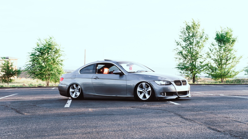 tree, side view, 5K, sportscar, clear sky, parked, silver, day, digital composite, on the move, united states, mode of transportation, vehicle, sports car