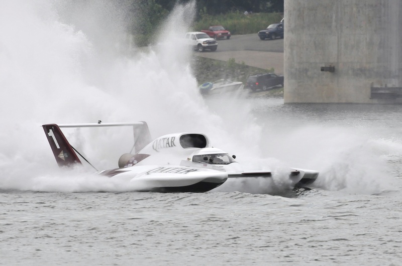 powerboat, transportation, competition, unrecognizable person, sea, outdoors, blurred motion, on the move, fast, race, sport, motor vehicle, speed, driver