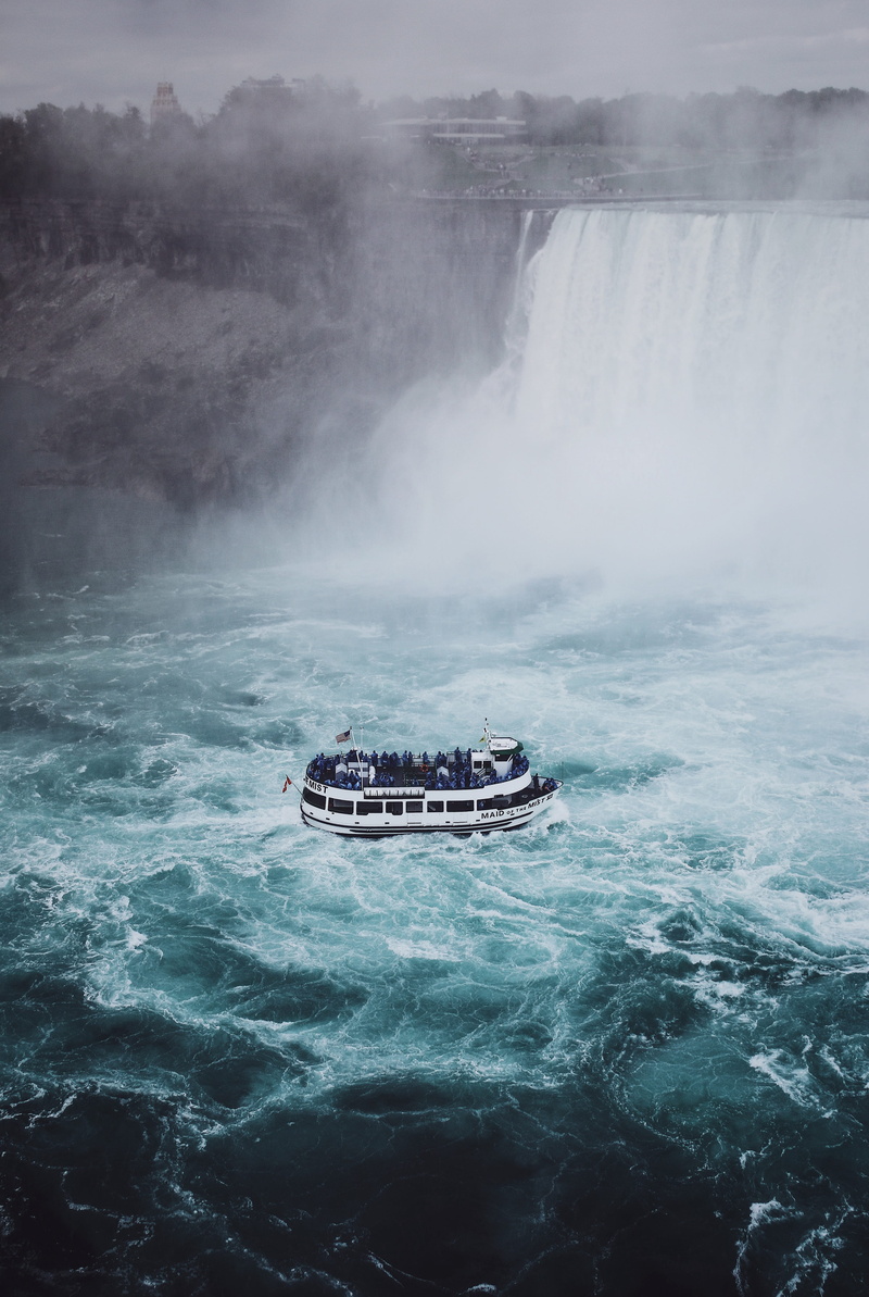 fog, near, 5K, torrent, long exposure, spray, waterfall, sea, raging, passenger craft, falls, usa, power in nature, waterfalls, powerful, nautical vessel