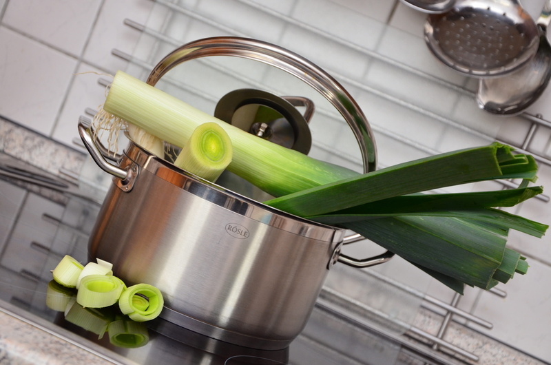metal, leaf, domestic kitchen, watering can, nature, cook, household equipment, domestic room, grey, allium porrum, container, plant, sliced, 4K, vegetables