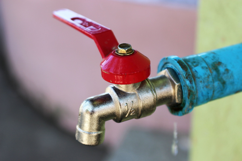 pipe, shiny, connector, supply, line, tube, control, 5K, dirty, steel, valve, liquid, silver, photography, machine valve, drop, drip, water tap, close-up