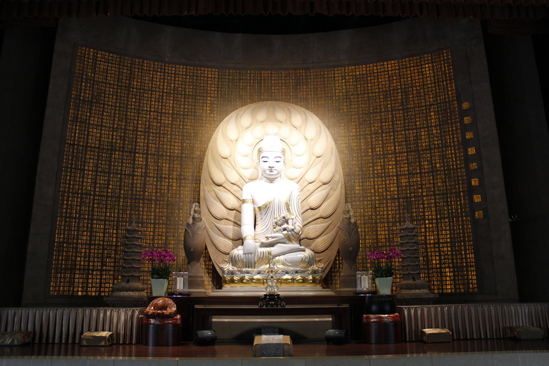 buddha statues, fo guang shan, creativity, 5K, built structure, sculpture, religion, building, altar, belief, statue, indoors, representation, no people
