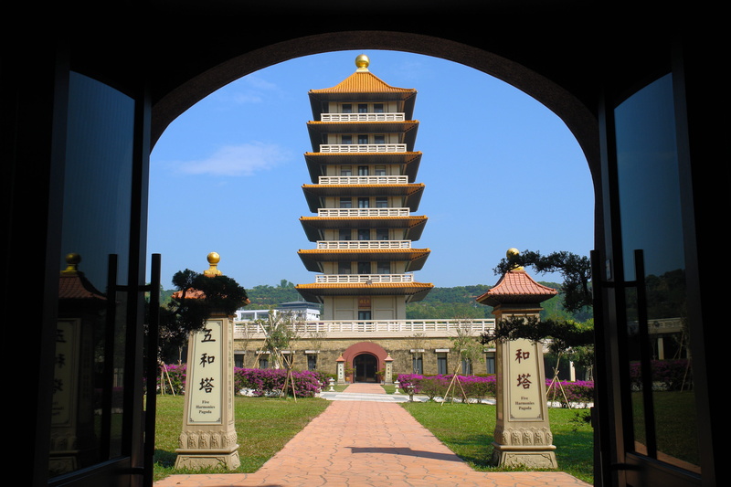 day, built structure, plant, travel destinations, no people, religion, outdoors, travel, the door, building, 4K, city, window, fo guang shan, arch, building exterior