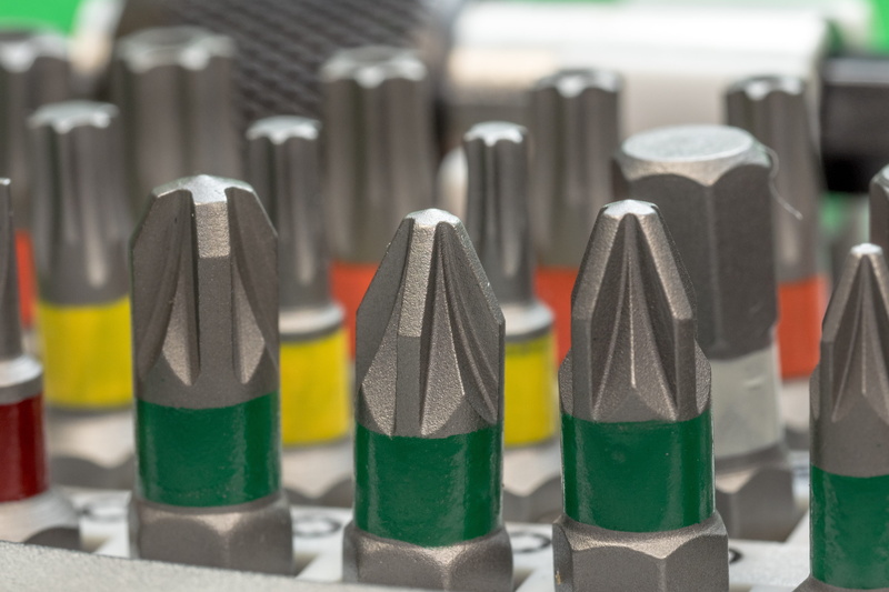 head, tool set, essay, tool, multi colored, side by side, close-up, fuel and power generation, indoors, screwdriver, torx, order, akkuschrauber, edit, art and craft equipment