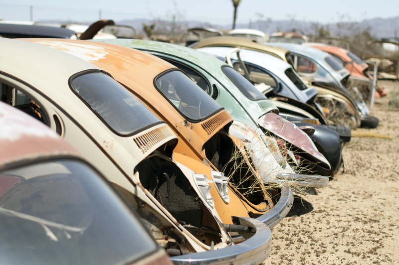 motor vehicle, volkswagen, united states, 5K, selective focus, wheel, vehicle, mobile, hesperia, desert, abundance, focus on foreground, metal, cars, volkswagen bug