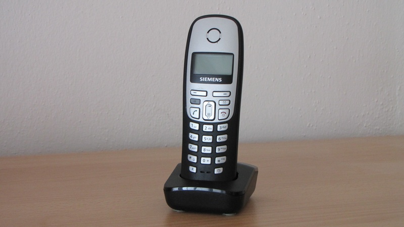 wireless technology, no people, telephone, 4K, black color, electrical equipment, equipment, close-up, single object, cordless, communication, phone, connection