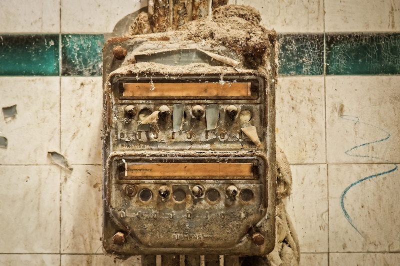 pattern, day, power supply, architecture, outdoors, rusty, metal, security, broken, no people, lost places, shabby, dilapidated, 4K, dirt, electricity