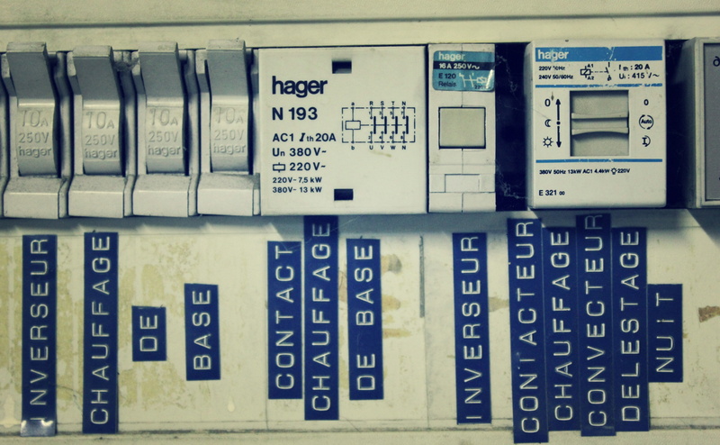 number, sign, Vintage, indoors, container, electric, white, side by side, in a row, information sign, circuit, 4K, architecture, hager, n, no people, non-western script