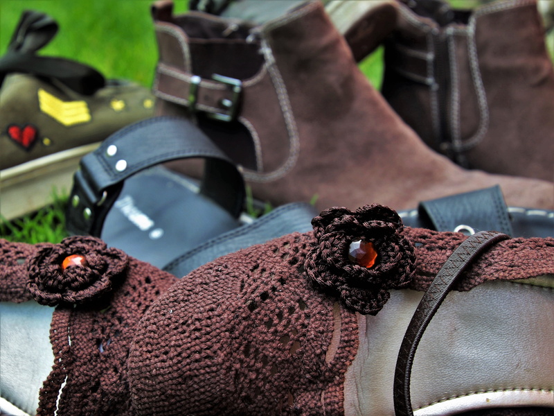 still life, no people, footwear, transportation, style, shoes, focus on foreground, dirty, clip, day, sole, worn out, slider, skin, pets, lacy, wear, animal head