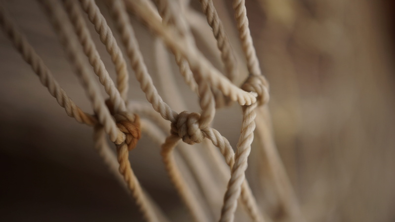close-up, knots, pattern, rope, indoors, 5K, string, textile, net, strength, selective focus, backgrounds, wood - material, day, tied knot, nature, tied up