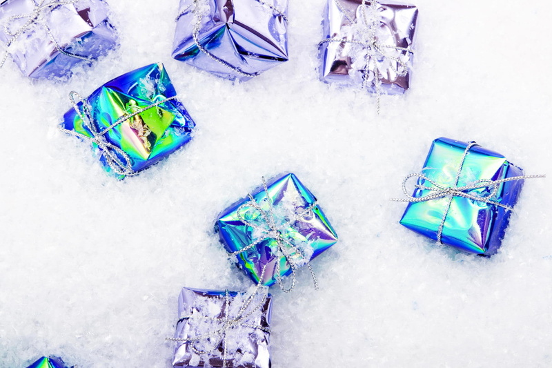 package, christmas, knot, snowing, isolated, no people, gift, creativity, craft, decorate, wrapping, 720P, box, cold temperature, directly above, land