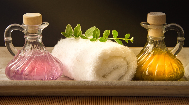 massage, herb, 5K, light, aromatherapy, rolled, aromatherapy oil, black background, food and drink, yellow, freshness, black, herbs, plant, flowering plant