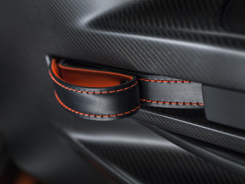motor vehicle, travel, mode of transportation, security, black color, close-up, seat, 720P, special, no people, vantage, car interior, bag, luxury, car