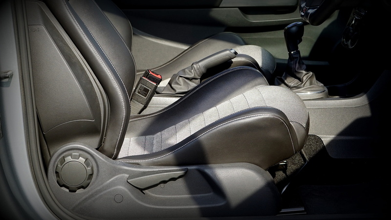 Car, belt, comfortable, car interior, land Vehicle, drive, Auto, Belt, motor vehicle, vehicle seat, no people, equipment, mode of transportation, comfort