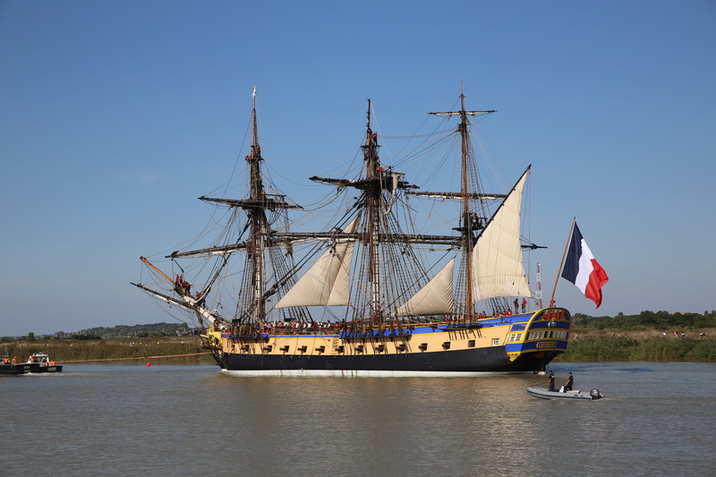 clear sky, water, old rigs, flag, nature, no people, hermione, outdoors, passenger craft, charente-maritime, pole, 5K, sailboat, mast, nautical vessel