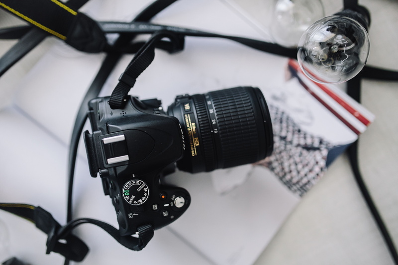 camera - photographic equipment, classic, arts culture and entertainment, photography themes, high angle view, lens - optical instrument, no people, camera