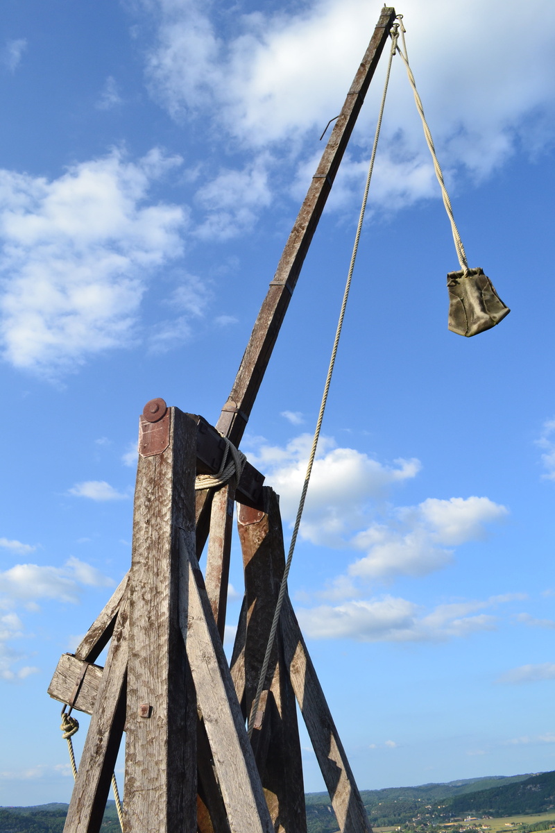 no people, metal, water, sea, catapult, nature, sunlight, hanging, low angle view, 4K, cloud - sky, rusty, medieval weapon, outdoors, day, land, dordogne