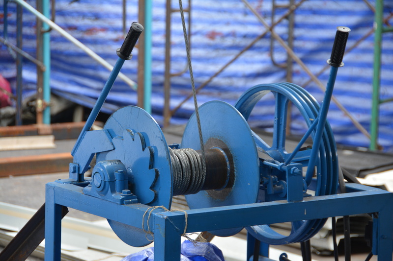 hoist, tension, crane, lift, mechanical, coil, metal, nut - fastener, equipment, cable, outdoors, construction, Winch, connection, site, industry, manufacturing equipment