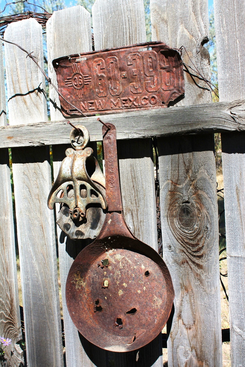 metal, texture, lock, hanging, wooden fence, recycled art, frying pan, summer, obsolete, craftsmanship, close-up, abandoned, exterior, vintage, rusty, antique