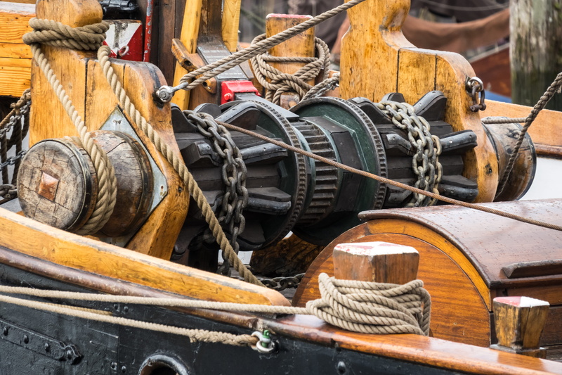 mode of transportation, mechanics, windlass, transportation, pulley, seafaring, nature, water, rope, 5K, wheel, no people, stack, moored, container, wood - material