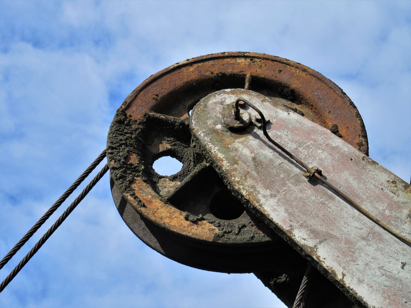 built structure, industrial heritage, nautical vessel, mining, transportation, scaffold, outdoors, conveyor wheel, industry, day, rusty, conveyor system