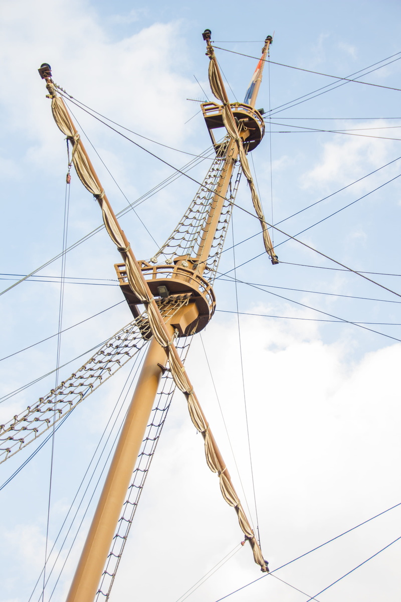 pulley, wooden, sailboat, keep, nature, ladder, tourism, built structure, no people, tall, old, sail, conceptual, day, architecture, rigging, climb, sea