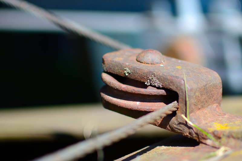 outdoors, day, selective focus, transportation, water, mechanics, power converter, hydraulic, weathered, deflection pulley, 2K, nut - fastener, nautical vessel